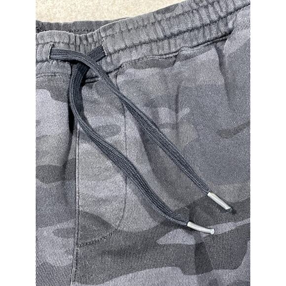 Independent Trading Co. BC Limited Men’s Size Large Black Camo Fleece Shorts - Picture 9 of 13